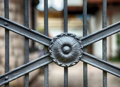 Purchaser Under Trustee Deed's Requirement to Perfect Title
