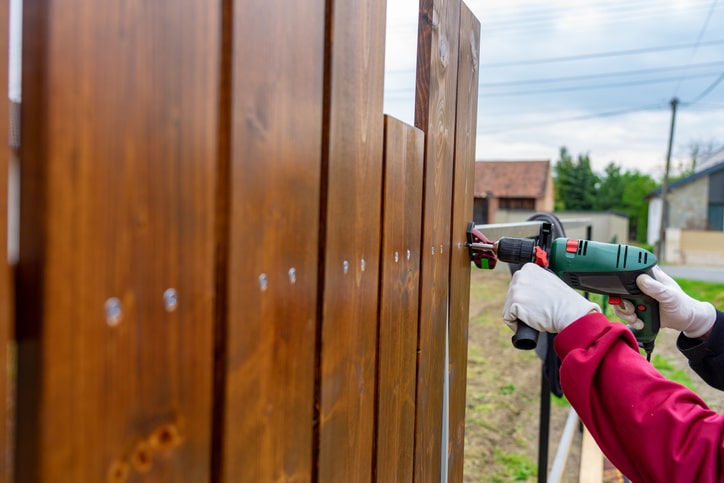 Property Fence Rules in California